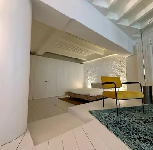 Loft Industriel En Duplex - The Urban Garage * Lozan