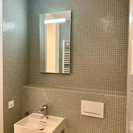 Loft Industriel En Duplex - The Urban Garage Apartment